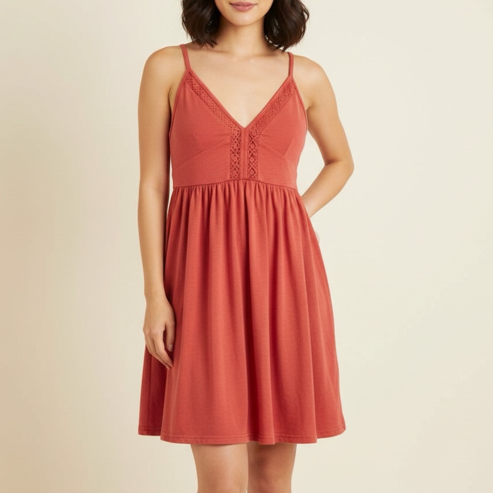HEM & THREAD | Red Lace-Trimmed Dress | Size M
